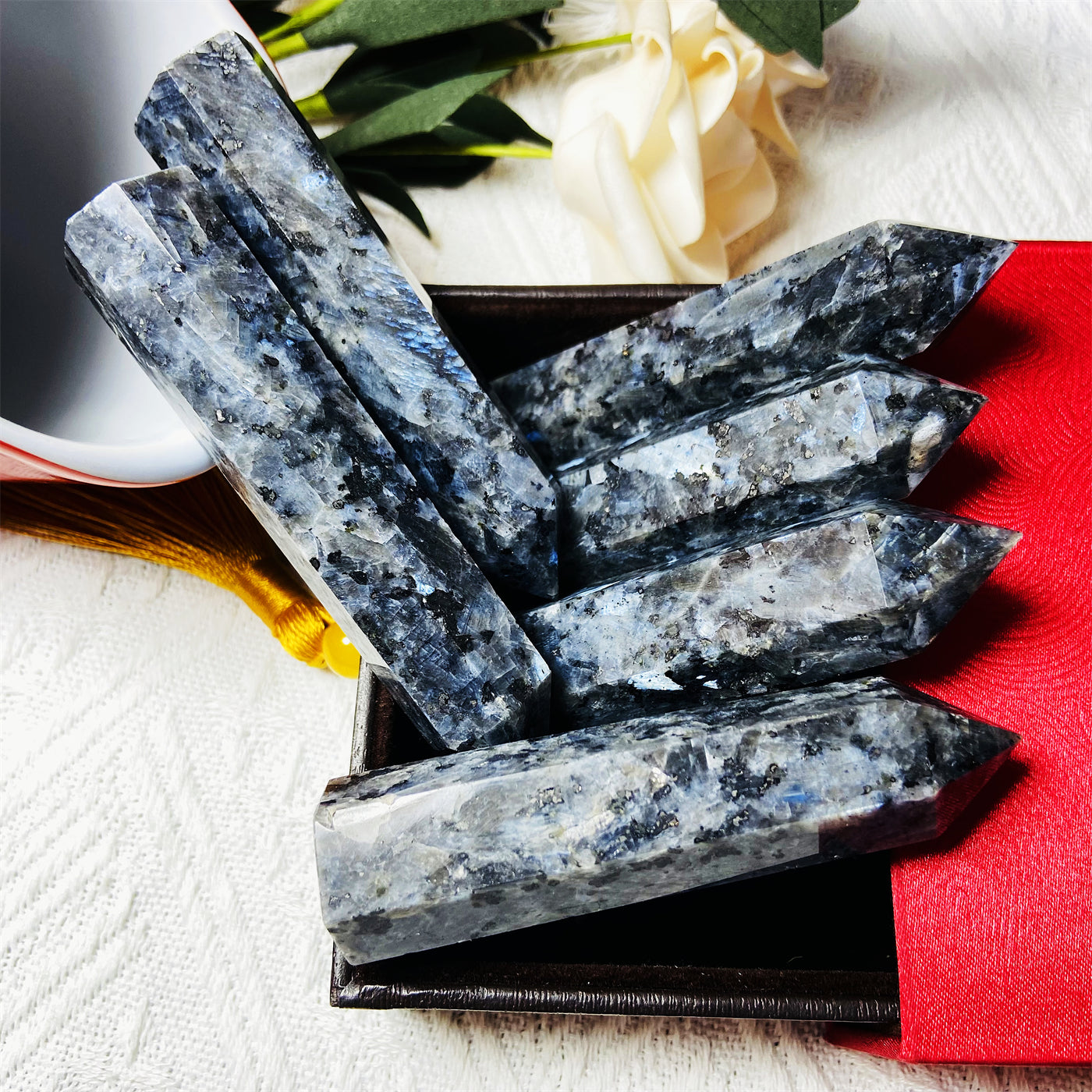 Black Crystal Tower 1KG——represents the stone of eliminating demons